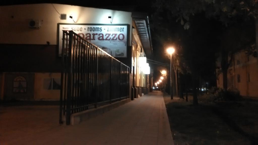 Hostel Paparazzo & Apartmens Kikinda Exterior foto
